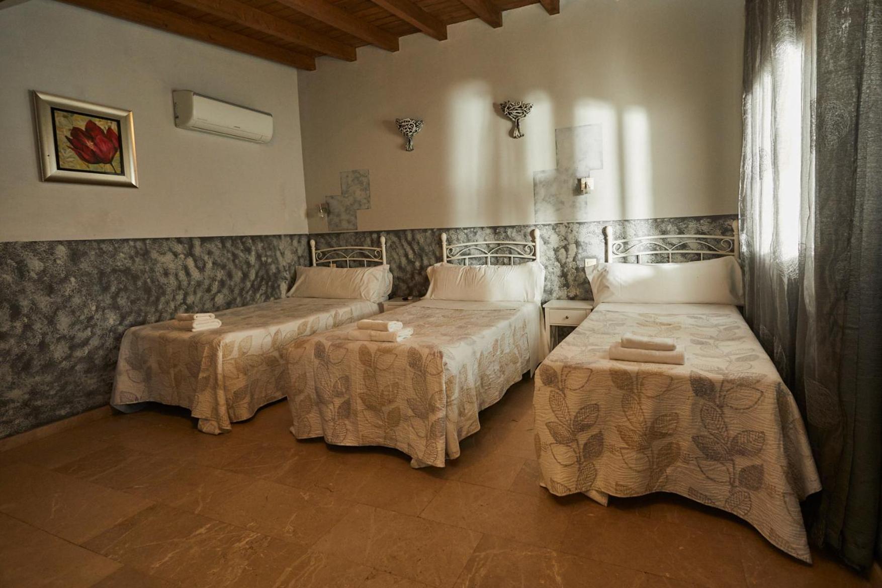 Hotel El Mirlo Blanco Candeleda Buitenkant foto